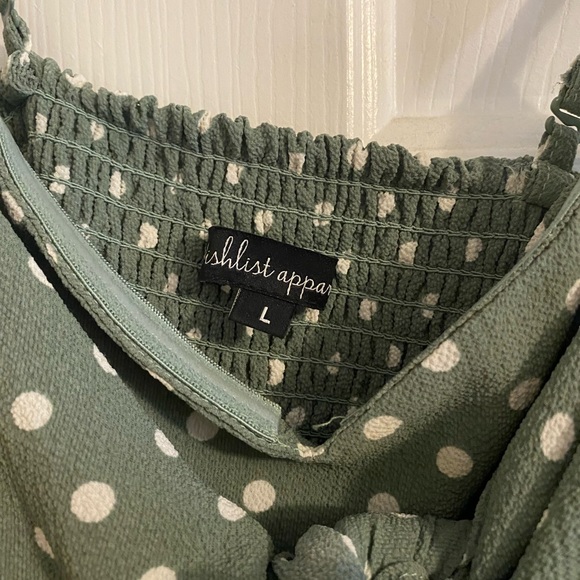 Cute top with bow tie - Picture 2 of 4